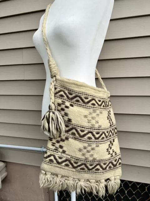 Vintage 70s Handwoven Huichol Hippy bag women beige color