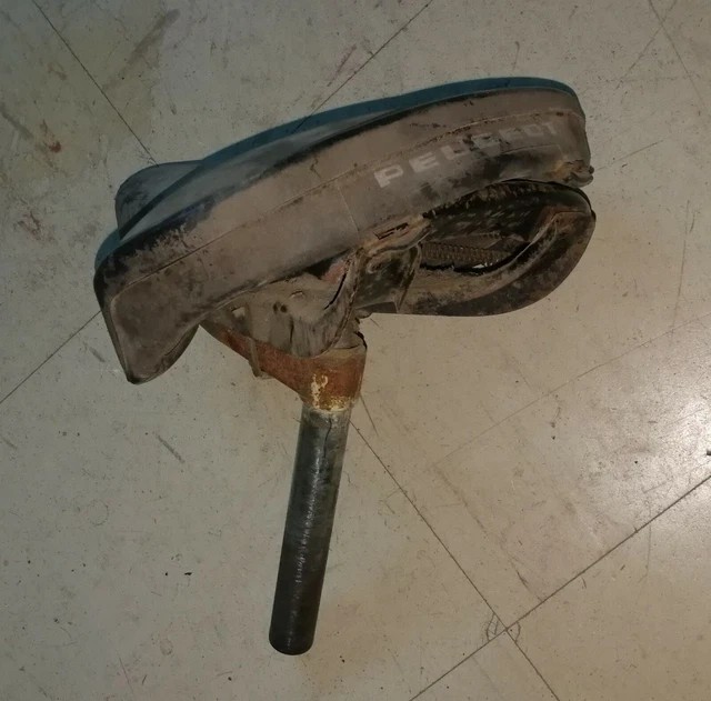 * selle de mob peugeot 103 104 102 105