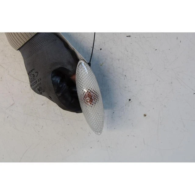 Fanalino Lat. Sx Per Toyota Yaris (99-03) 1.0 16V Ber. 3P/B/998Cc. 2002