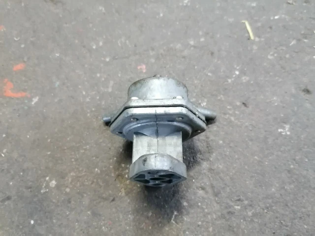 Benzinpumpe für Wartburg 353 / Barkas B1000 -- DDR -- gebrauchter Zustand ------