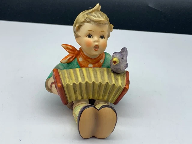 M. I. Hummel Figura 110/0 Heini , Bandoneonspieler 8,5 Cm. 1 Wahl. Buen Estado