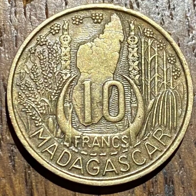 Piece De 10 Francs  1953 Madagascar (1093)