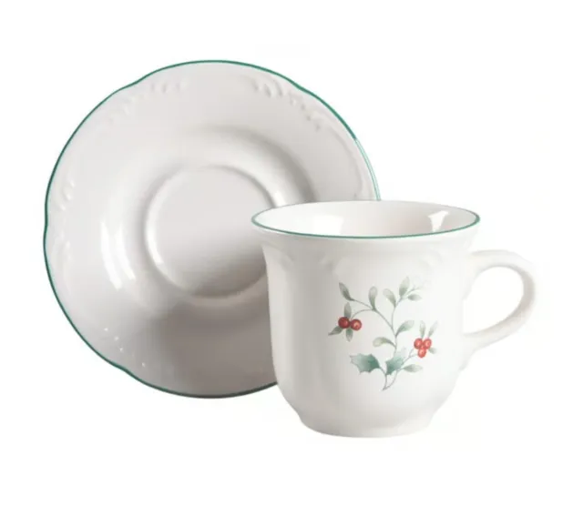 Pfaltzgraff Winterberry Holly Leaves Berries Coffee Mug Tea Cup And Saucer