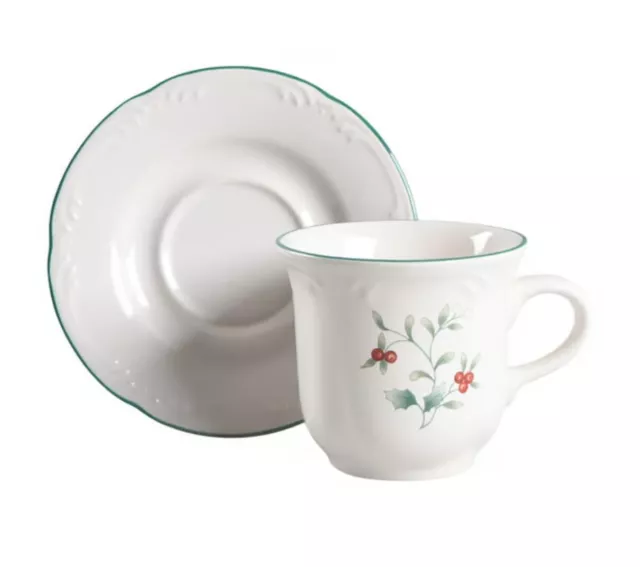 Pfaltzgraff Winterberry Holly Leaves Berries Coffee Mug Tea Cup And Saucer