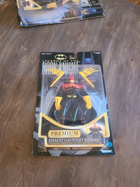 Legends of the Dark Knight Premium Assault Gauntlet Batman Kenner 1996 LOT 1 New