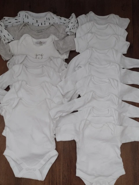 Enorme pacchetto di abiti unisex bambino neonato 0-3 mesi