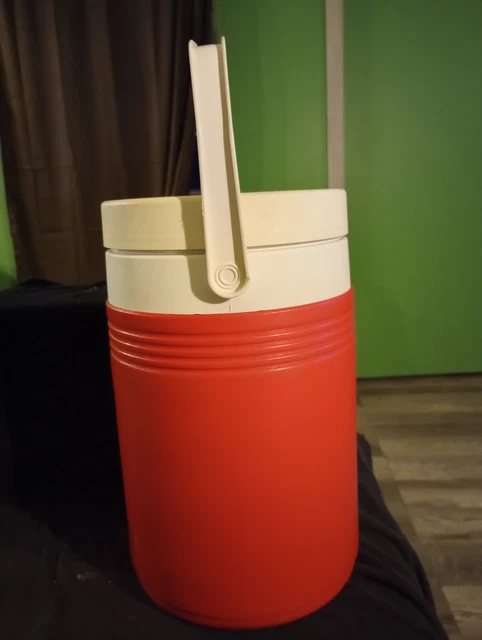 Vintage Coleman 1/2 Gallon Water Jug Red & White #5690 w/Spout Handle