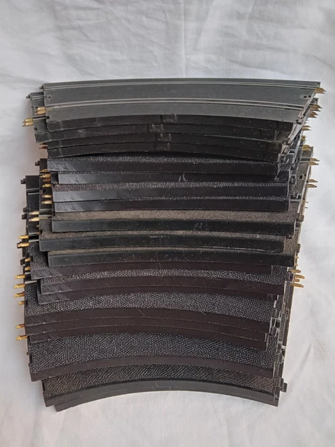 Lot De 16 Petits Rails Courbes Ref 323 + 4 Ref 321 Circuit Routier Jouef