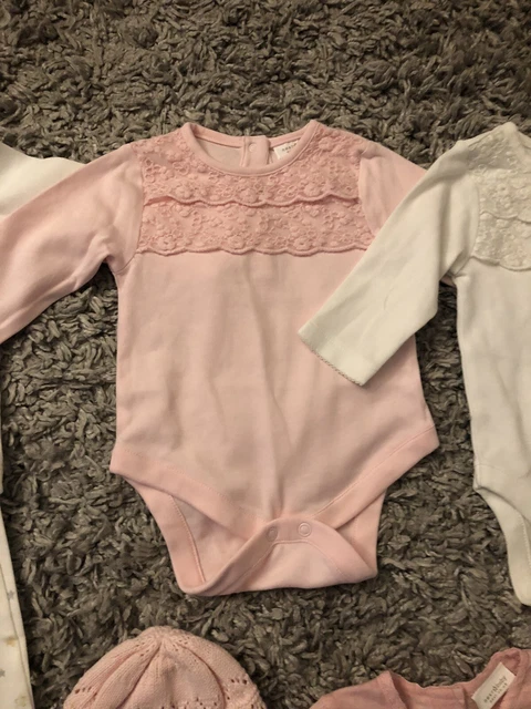 Pacchetto cappello gilet pigiama bambina George & Next età 0-3 mesi 3