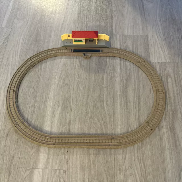 Thomas And Friends Train Trackmaster Lower Tidmouth Station W/ 10 Tracks