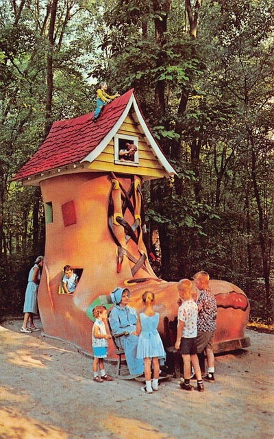 Ligonier Pennsylvania Story Book Forest Old Lady in the Shoe Vtg Postcard A18