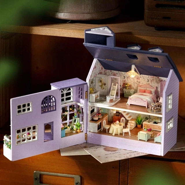 Miniature things for dollhouse shop