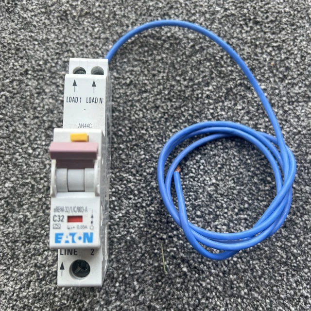 Eaton C32