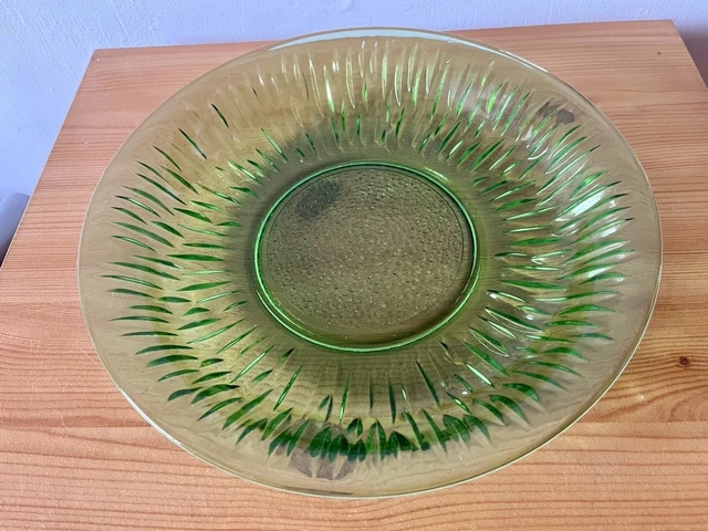 Lot De 12 Assiettes Vintage Vereco En Verre - 20,5 Cm
