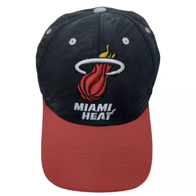 NBA Adidas Miami Heat Cap Hat - Fitted S/M 21" 53cm - Black & Red - Curved Brim