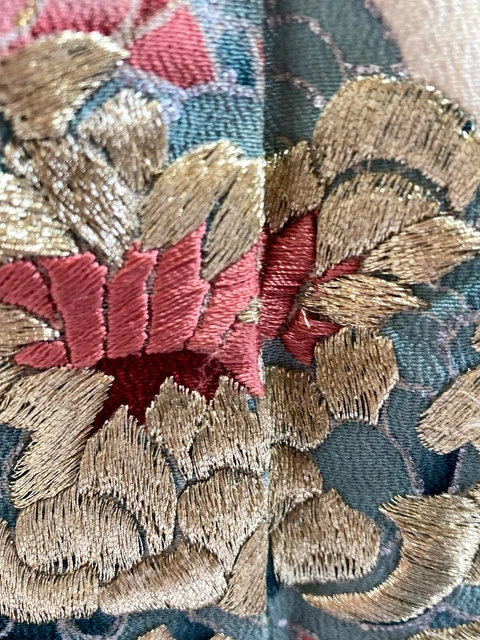 Vintage Japanese kimono -  Silk Kuro tomesode with Beautiful embroidery 3
