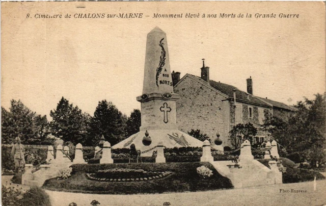 CPA Cemetery of CHALONS-sur-MARNE Monument eleve a nos Morts (490911)