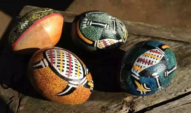 1 Egg Shaker Schüttel Ei Rassel aus Holz mit Aborigines Australien Malerei