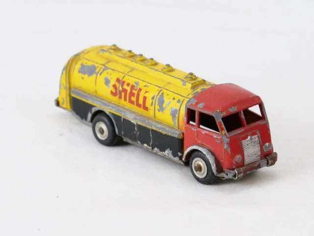 CIJ 1/80 REF : 595 A 3/21 RENAULT R 4080 CAMION Citerne Petrole Shell