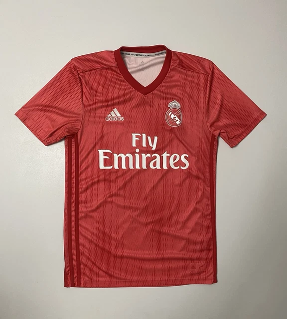 Les maillots domicile et extérieur du Real Madrid 2018-19 entrent en scène