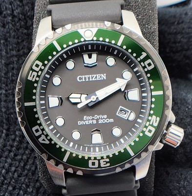 citizen watch green dial