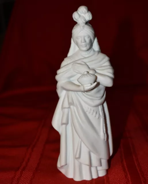 Avon Nativity Collectibles The Magi Kaspar White Porcelain Figurine 1982 Box