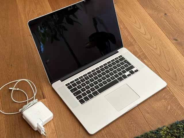 Apple MacBook Pro 15,4 Zoll, 256 SSD, Intel Core i7 4. Gen., 2.8 GHz, 16GB