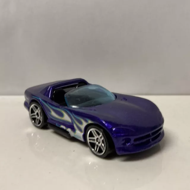 1992-1995 Dodge Viper SR1 RT/10 Collectible 1/64 Scale Diecast Diorama Model