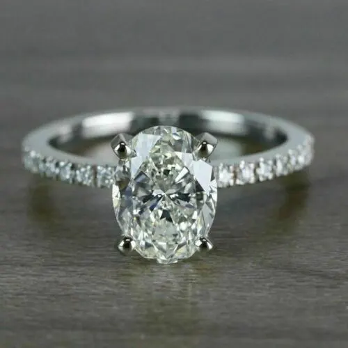 Magnifique bague de fiançailles 2,35 ct diamant taille ovale en or blanc...