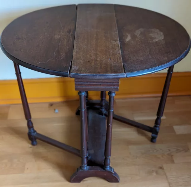 Antique Vintage Round Gate-leg Table