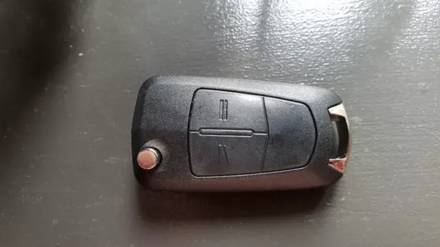Vauxhall Vectra C Signum 2 Button Remote Key Fob With Blank Chip & Blade.