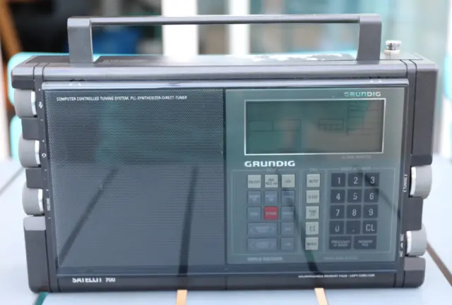 Radio Grundig satellit 700 Computer controlled tuning system pll-synthesizer