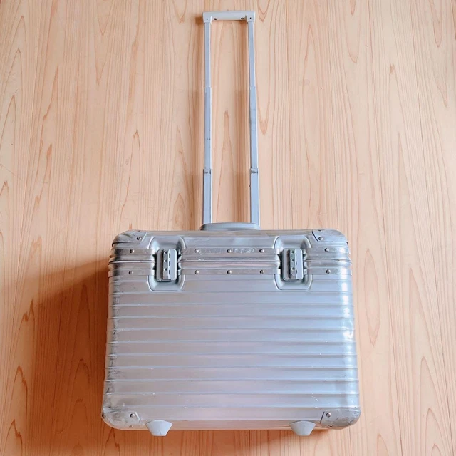 リモワ 940.31 トパーズ『Lufthansa』ALパイロットケース 29L リモワ 940.31 トパーズ『Lufthansa』ALパイロットケース 29L