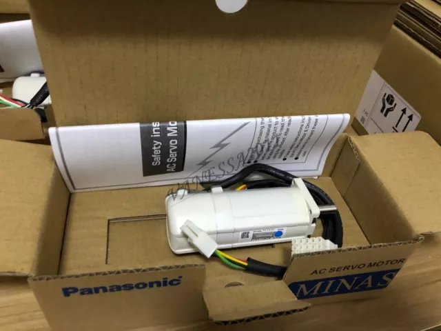 Un Neuf PANASONIC AC Servo Moteur MSM012A2UE