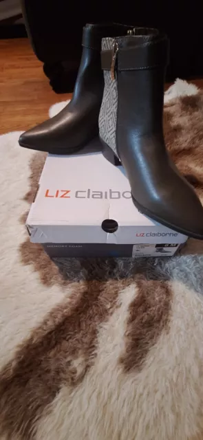 ladies liz claiborne fashion boot with memory foam-size 8M