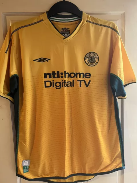 Mens Umbro Celtic Away football shirt Size XL
