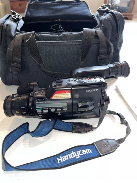 Sony VCR CCD -F401 W/SONY POWER ADAPTOR , Microphone , Remote , Untested