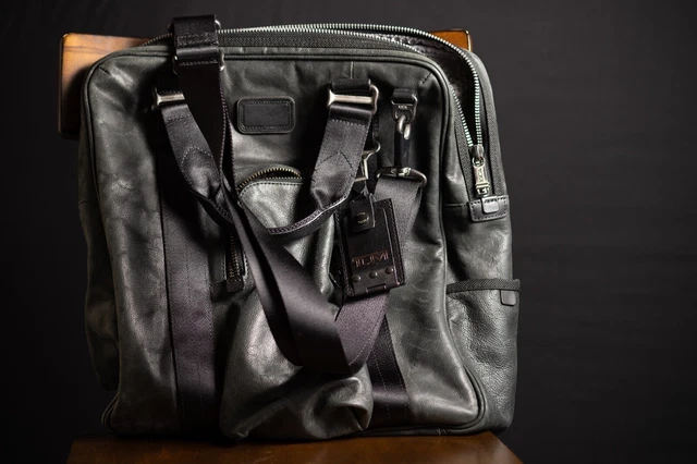 TUMI Premium Leather Laptop Messenger Bag - Hardly Used. Great condition.