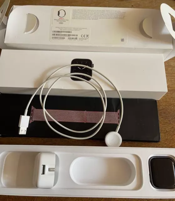Apple Watch Series 5 -  44mm Space Grey with Nike Loop   -  (GPS + Cellular)