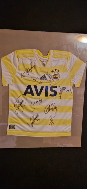 fenerbahce trikot unterschrieben