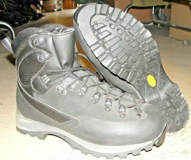 Chaussures d'alpinisme Asolo Peak Gore-Tex taille 42 Neuves GTX randonnée