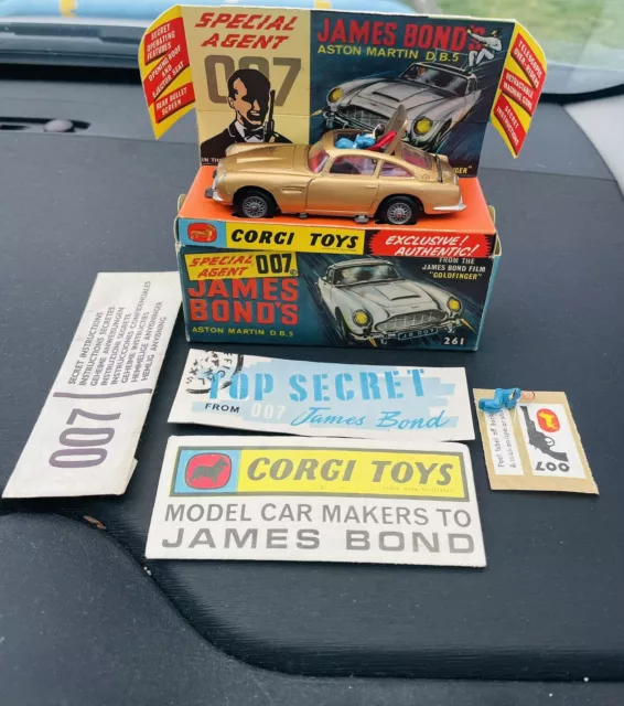 Vintage Corgi James Bond 261 (Superb Example)