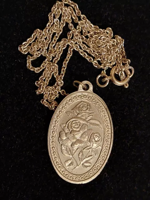 Vintage Sterling Silver Queen Elizabeth Mother 1980 Pendant+Chain 45cm, 8.8g.