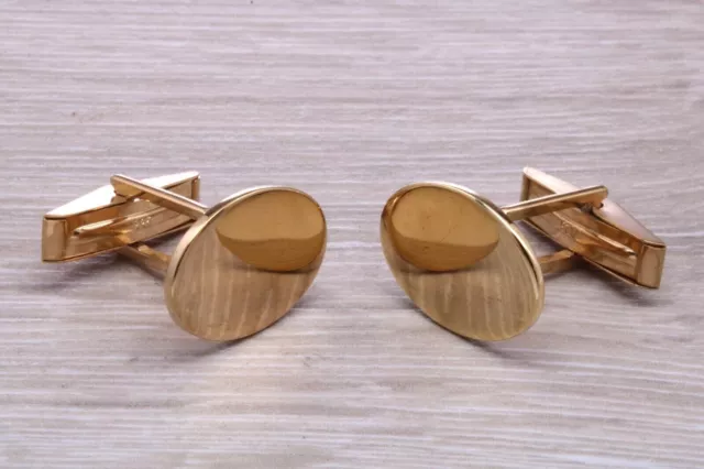 Gentlemen's Oval Shaped Solid Yellow Gold Cuff Links