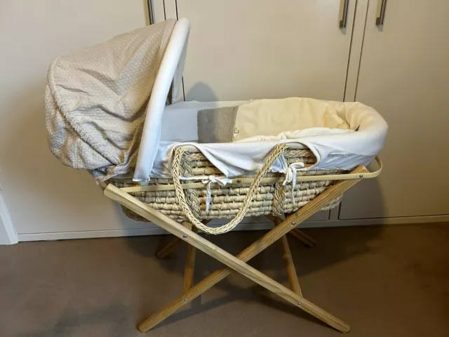 MAMAS AND PAPAS moses basket with rocking stand rattan woven