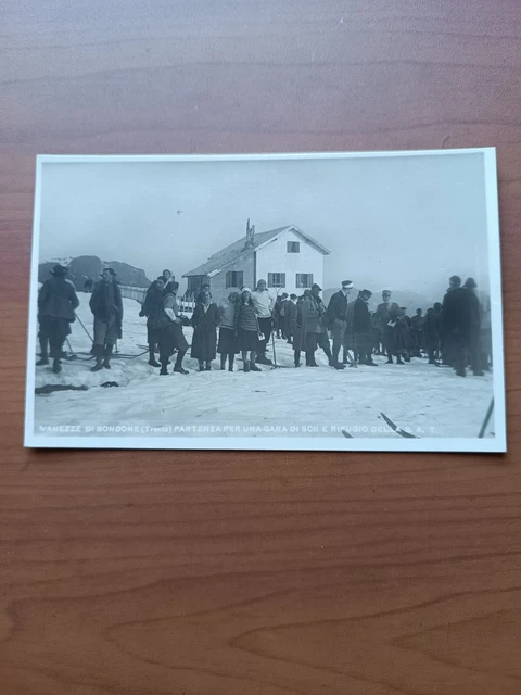 VANEZZE DI BONDONE  - Partenza per una gara di sci e rifugio della S.A.T
