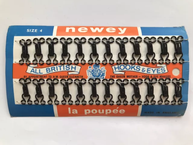 Vintage 1940s NEWEY La Poupee Hooks & Eyes Loops Size 4 Sewing Dressmaking Card