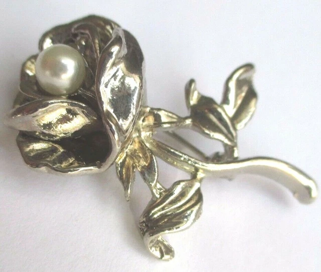 Broche Vintage – Petit Oiseau Rouge Avec Décoration Cerise Blanche En Relief – Modèle 649