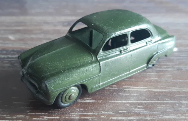 Dinky Toys 24U – Simca 9 Aronde Verte (France, Occasion)