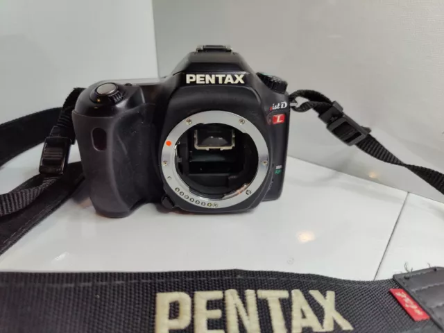 PENTAX Pentax ist DL 6.1MP Digital SLR Camera - Black (Body Only)